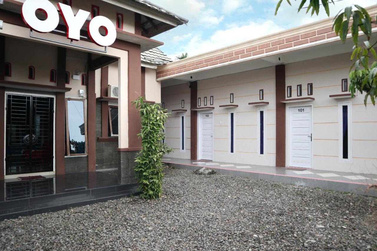 OYO 2202 Delima Guest House Syariah Padang  Extérieur photo
