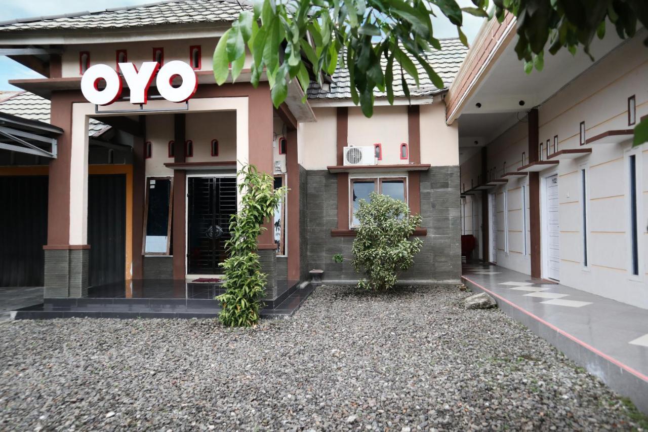 OYO 2202 Delima Guest House Syariah Padang  Extérieur photo
